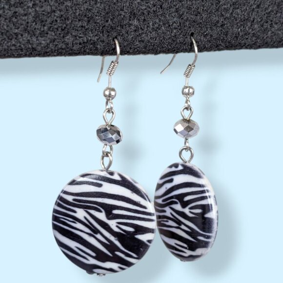 (2/$20) Dangling Zebra Print Earrings - Picture 2 of 4
